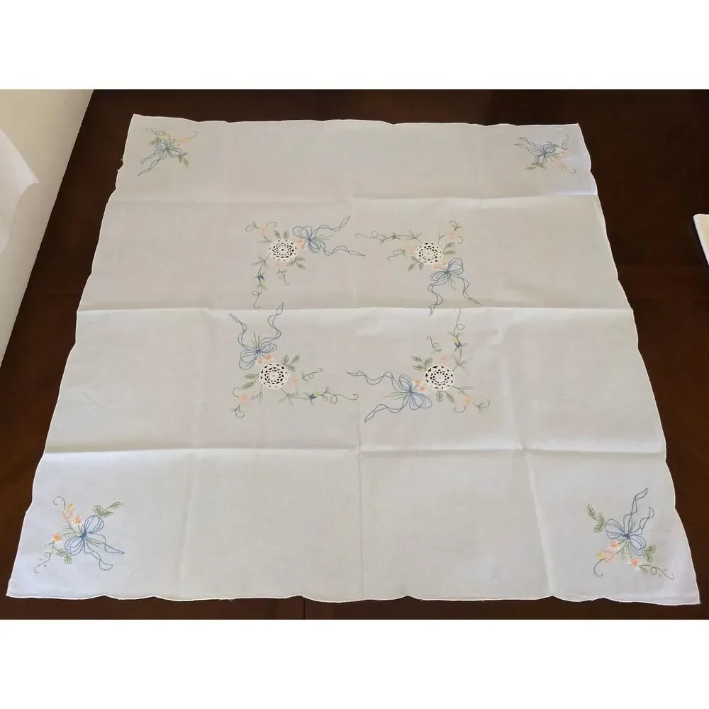VTG Embroidered White Linen Floral Teacloth TABLECLOTH & 8‎ NAPKINS Scallop Edge
